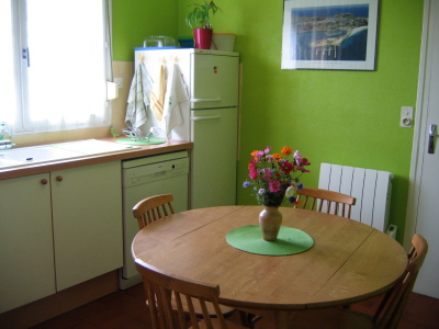 Holiday house for family with baby and children in Crozon - the kitchen
