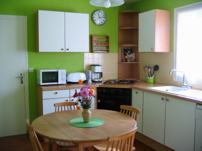 Holiday house for family with baby and children in Crozon - kitchen